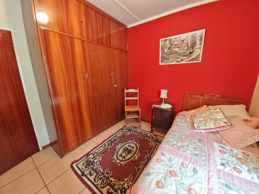 5 Bedroom Property for Sale in Generaal De Wet Free State